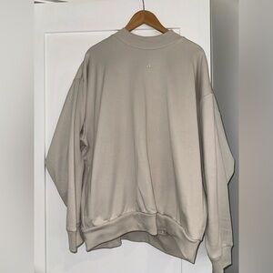 New never worn cream adidas basketball crewneck.  SZ Large